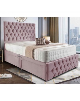 Chesterfield bed with footboard