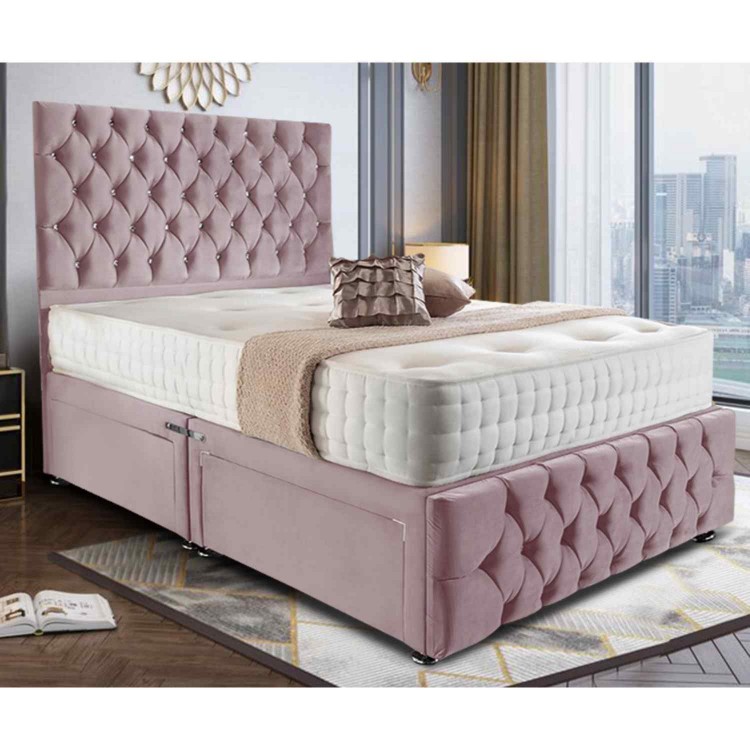 Chesterfield bed with footboard
