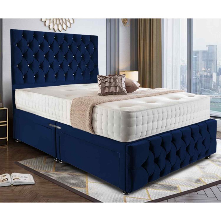 Chesterfield bed with footboard