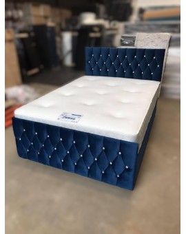 Chesterfield bed with footboard