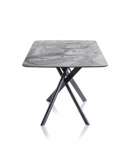 Miro dining table