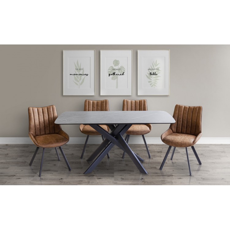 Miro dining table