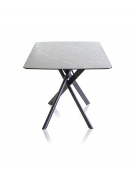 Miro dining table